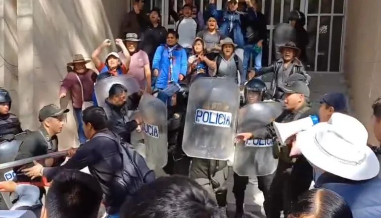 Enfrentamientos en Sucre por la prórroga de mandatos judiciales