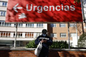 Uso obligatorio de mascarilla en centros sanitarios en España
