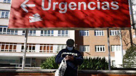Uso obligatorio de mascarilla en centros sanitarios en España