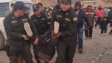 Linchamiento en Challapata: hombre muere tras ser sorprendido robando piezas de vehículos