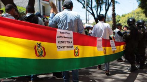 Protestas contra magistrados del TCP en Sucre