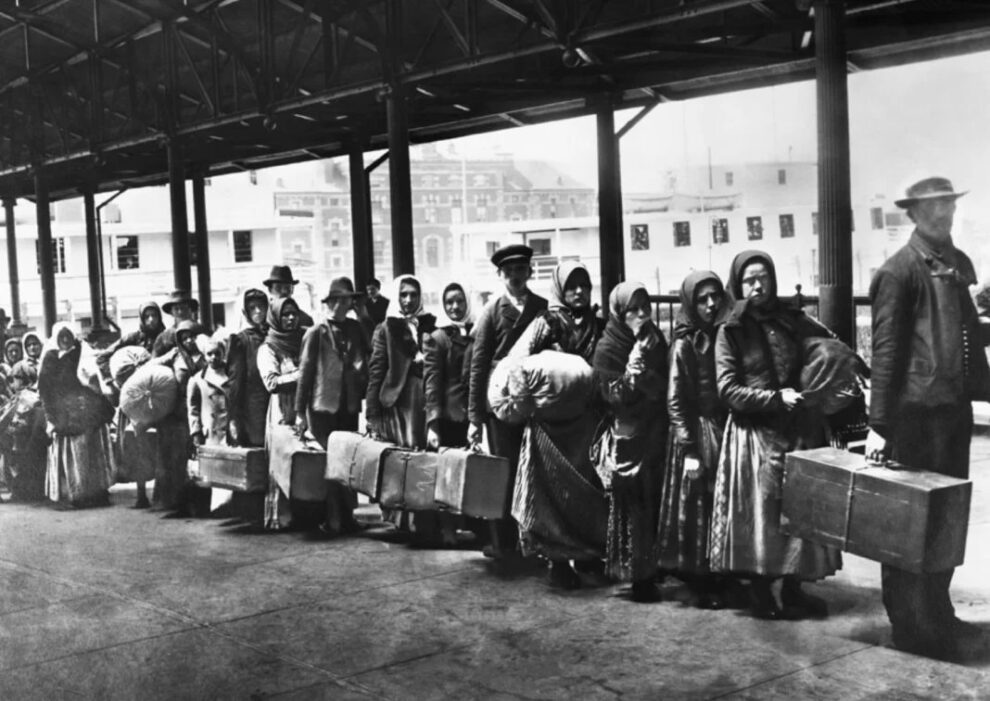 Héroe inmigrante y su impacto en la sociedad