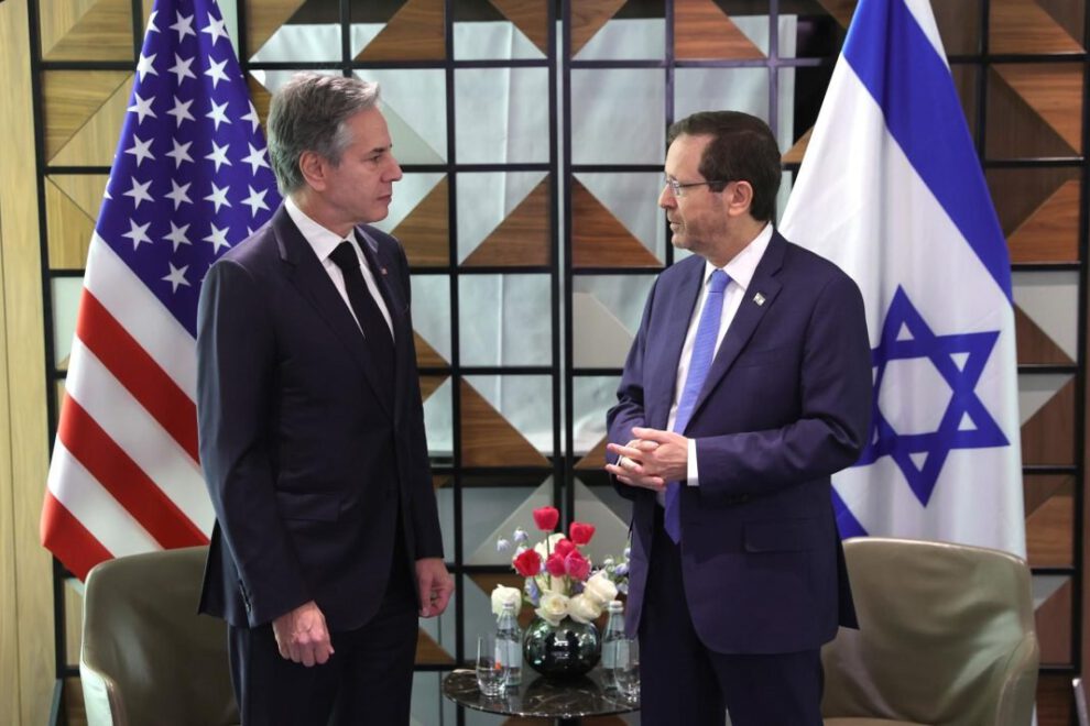 Blinken se reúne con Herzog para discutir desescalada en Gaza