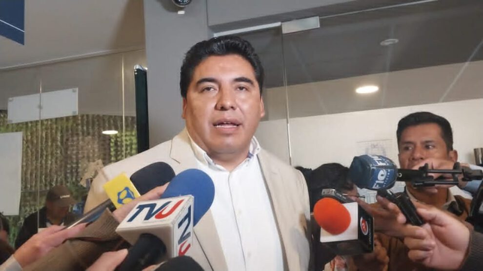 Gobernador de Santa Cruz solicita entrevista desde la cárcel