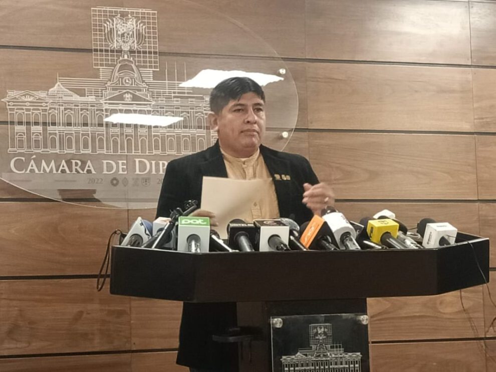 Fiscal Departamental de Santa Cruz Rolando Cuéllar pide aprehender por corrupción