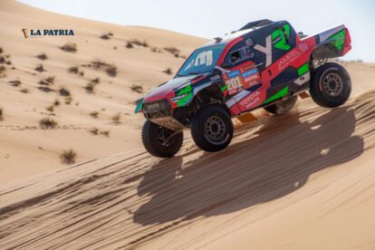 El piloto saudí Yazeed Al Rajhi abandona el Dakar 2024