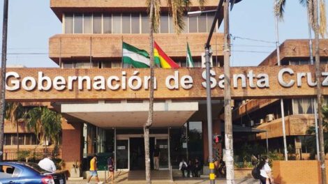 Gobernación de Santa Cruz en encrucijada por Luis Fernando Camacho