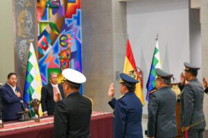 Nuevos jefes de las FFAA posesionados por Luis Arce