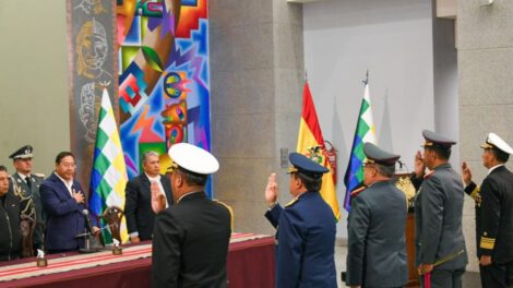 Nuevos jefes de las FFAA posesionados por Luis Arce