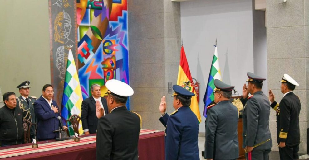 Nuevos jefes de las FFAA posesionados por Luis Arce