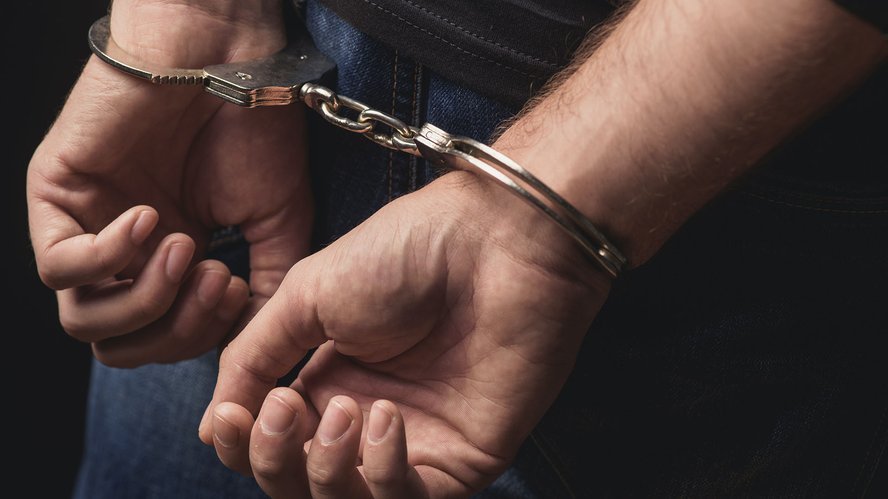 Violación a hijastra en La Paz