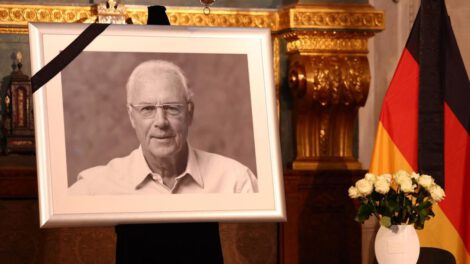 Franz Beckenbauer recibe emotivo y privado homenaje en su funeral en Múnich