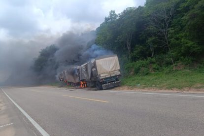 Lucha Contra el Contrabando: Camión con mercadería de contrabando incinerado por militares