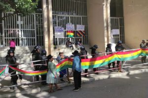 Bloqueo Tribunal Constitucional Plurinacional por radicales del MAS