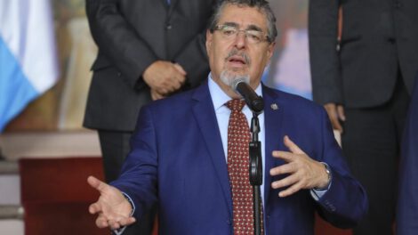 Bernardo Arévalo de León asume la presidencia en Guatemala