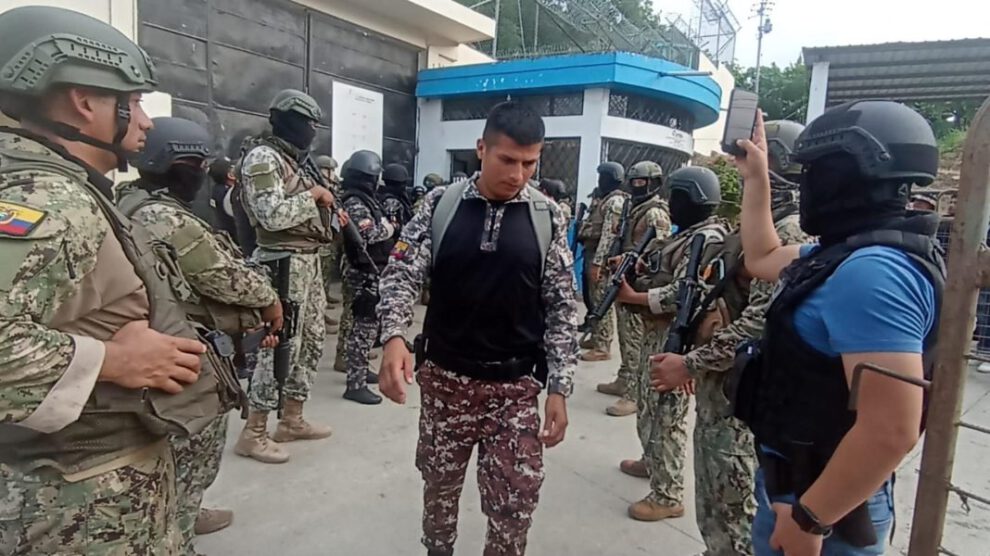 Motines carcelarios en Ecuador y liberación de rehenes
