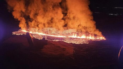 Erupción volcánica en Islandia amenaza a la ciudad de Grindavík