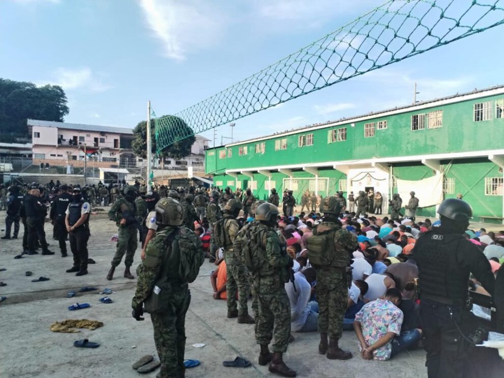 Estado de excepción en Ecuador con 143 detenidos por terrorismo