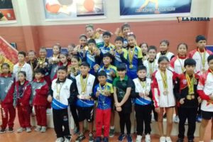 Torneo nacional de tenis de mesa en Oruro