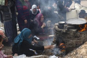 Ayuda humanitaria en Gaza para familias palestinas desplazadas
