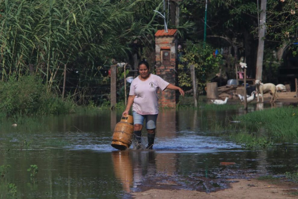 Inundaciones en Bolivia afectando a familias damnificadas