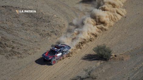 Carlos Sainz liderando el Dakar 2024