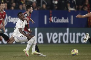 Vinicius Júnior durante el encuentro en el estadio El Sadar