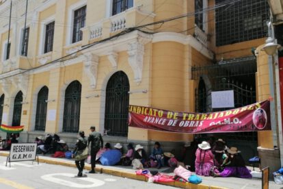 Bloqueo en Oruro por trabajadores de Avance de Obras