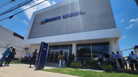 Banco Unión Santa Cruz, expansión de servicios financieros