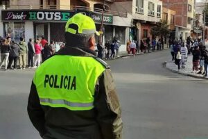 Policías imputados por sustracción de 843.000 dólares en control de rutina