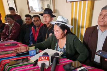 Carnaval de Oruro 2024 con danzarines y músicos autorizados