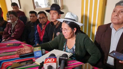 Carnaval de Oruro 2024 con danzarines y músicos autorizados
