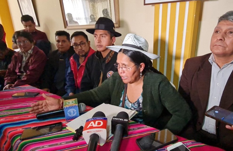 Carnaval de Oruro 2024 con danzarines y músicos autorizados