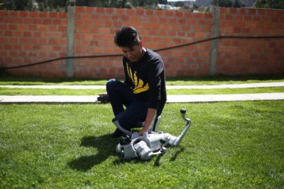Museo de robótica en Bolivia con Roly Mamani y su perro robot