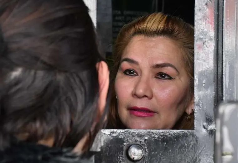 Jeanine Añez sobreseída por sedición y conspiración