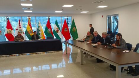 Legisladores firman acuerdo para exigir tratamiento inmediato del Proyecto de Ley 144