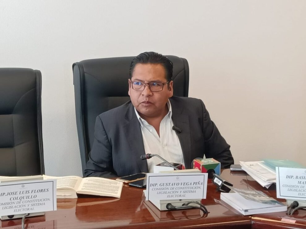 Juan José Jáuregui niega validez legal de la reunión de bancadas