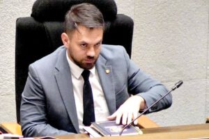 Dinero robado por policías relacionado con narcotráfico según Eduardo Del Castillo