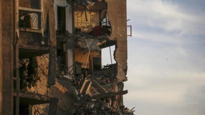 Bombardeos israelíes en Gaza dejan al menos 142 palestinos muertos