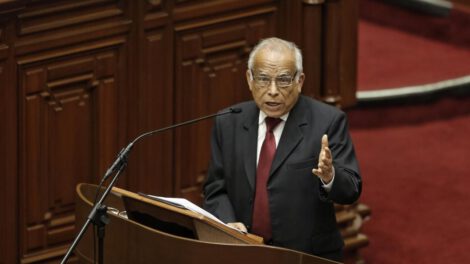 Inhabilitación Aníbal Torres por incitar movilización contra la oposición