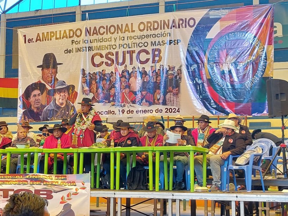 Csutcb expulsa a Evo Morales y lo suspende como presidente del MAS