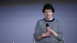 Jesse Eisenberg en Sundance con su película A Real Pain