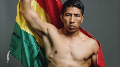 Boxeador boliviano Marcos Vásquez retiene su título mundial