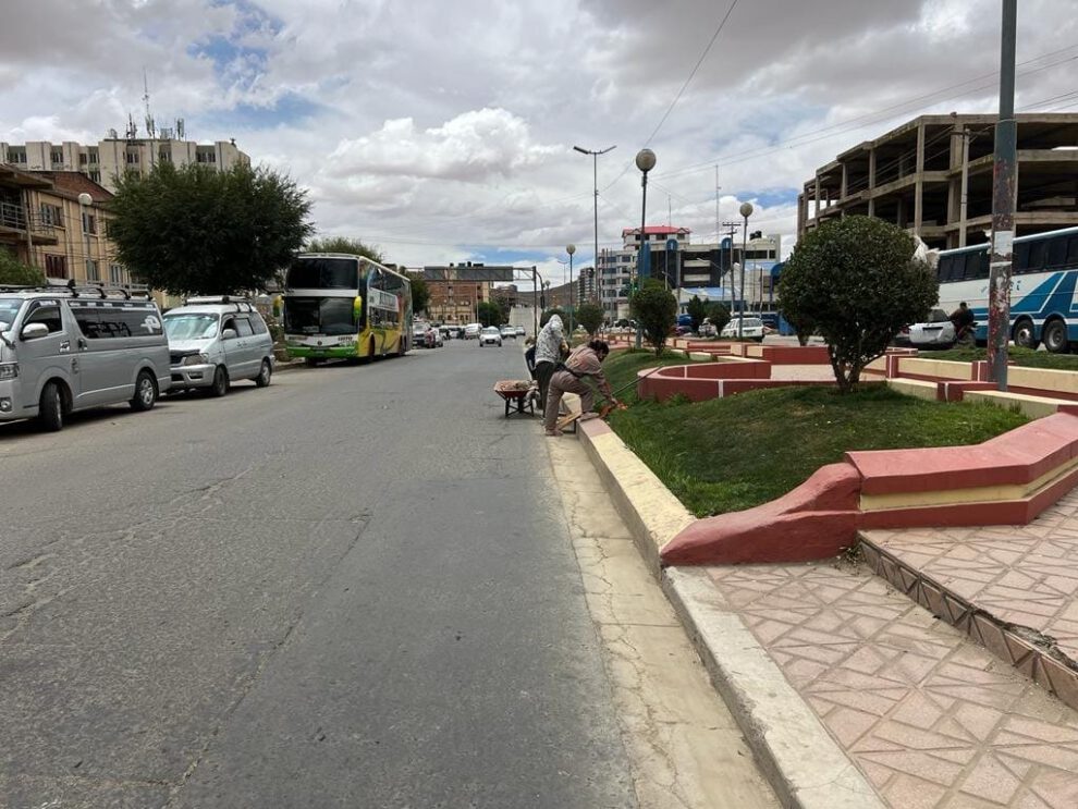 Trabajo en accesos principales para el Carnaval de Oruro
