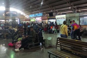 Bloqueos en vías terrestres afectan viajes interdepartamentales