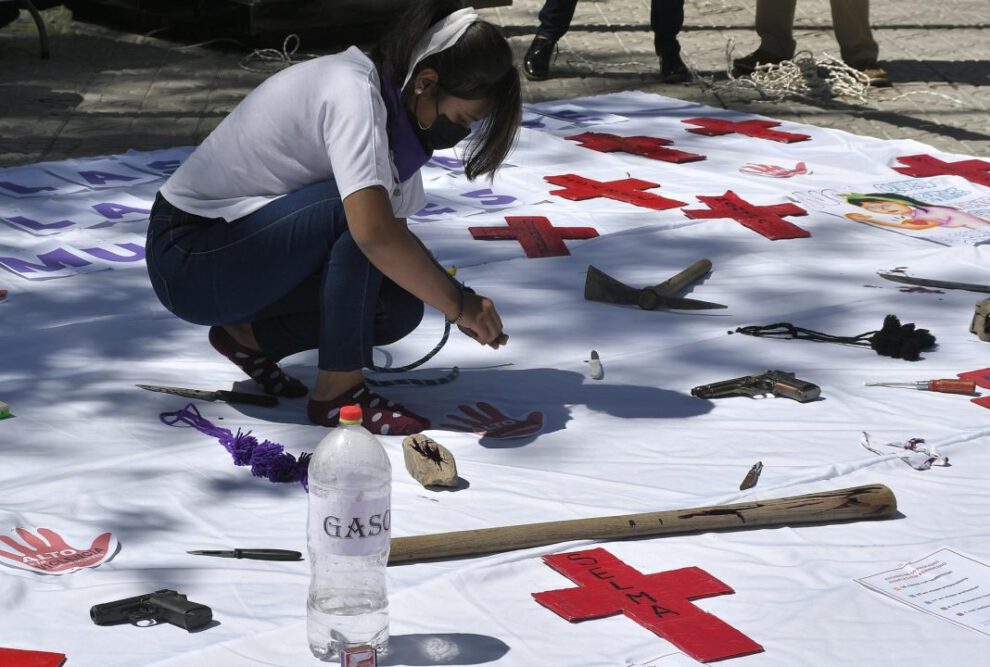 Ley para proteger a niños huérfanos de feminicidio en Bolivia