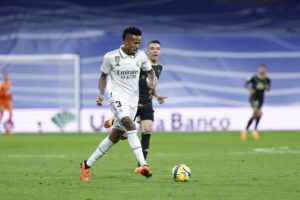 Éder Militao del Real Madrid ha renovado su contrato hasta 2028