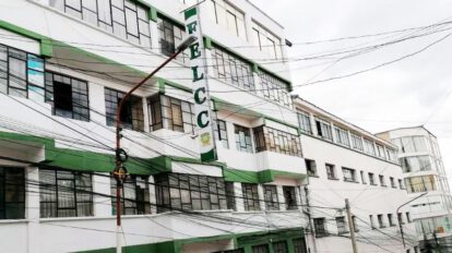 Hombre muere tras caer del tercer piso en intento de robo