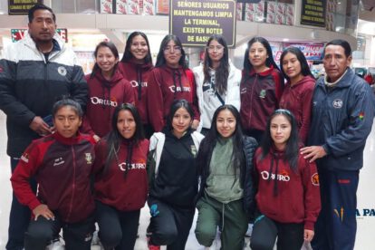 Selección orureña de baloncesto en su viaje a Tarija