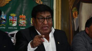 Choferes de Bolivia advierten sobre movilización para desbloquear carreteras